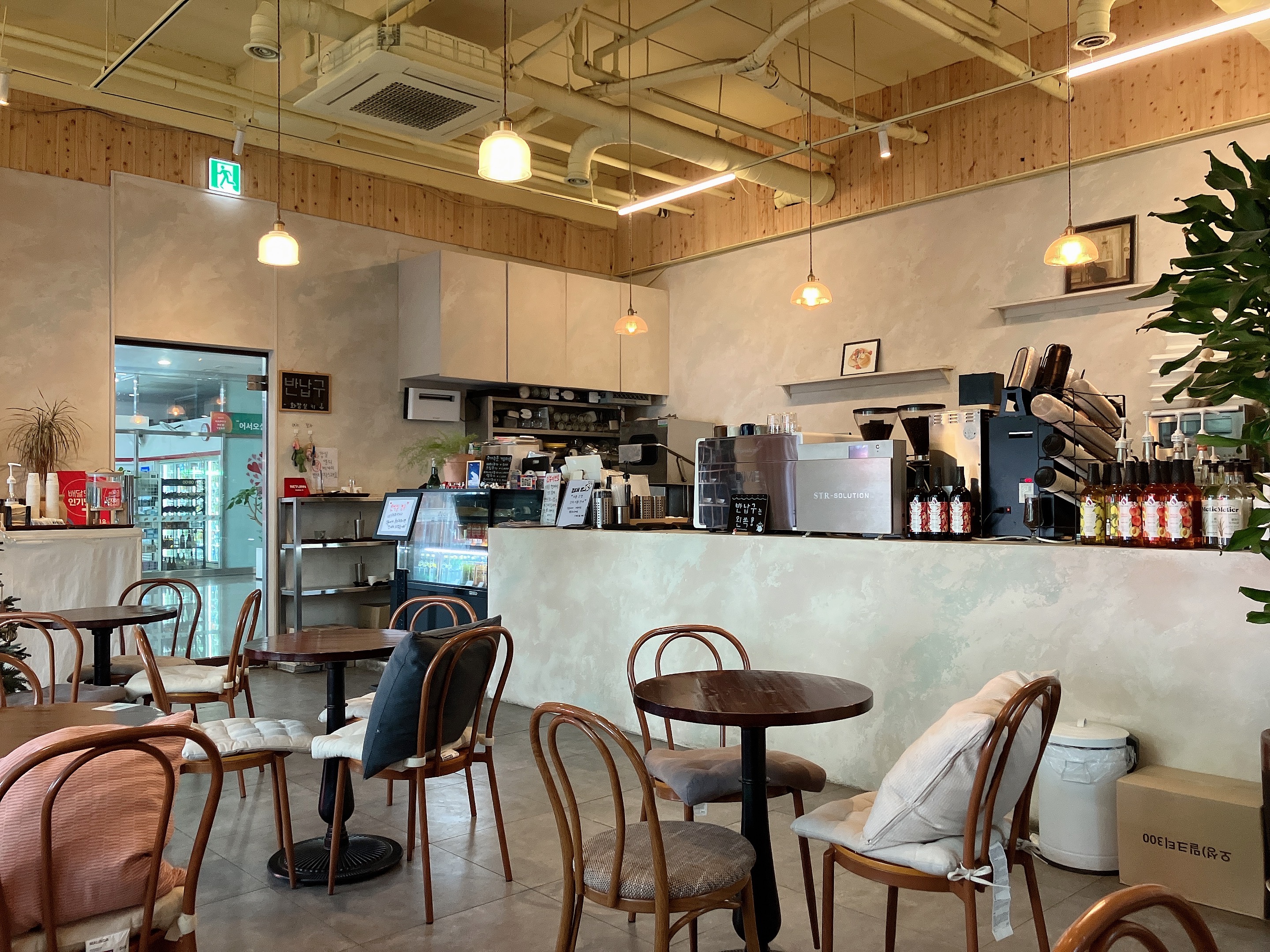 Fluffy Souffle Pancake Brunch in Seoul Seongsu-dong | ZenZen Seongsu