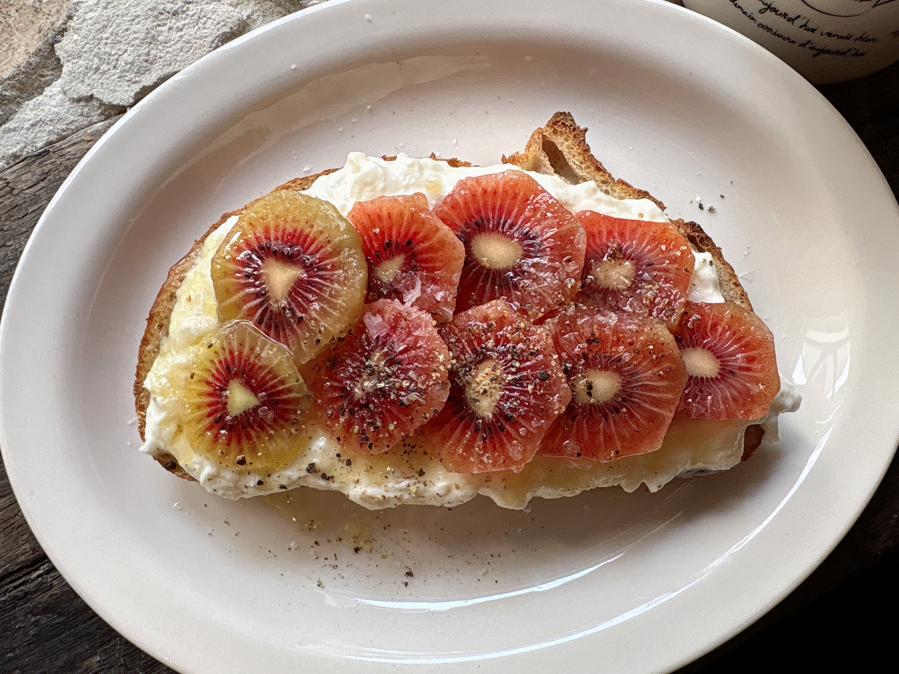 Wholesome Sourdough Bakery Cafe in Seoul with French Country Vibes | Tour a Tour Apgujeong (투아투아)